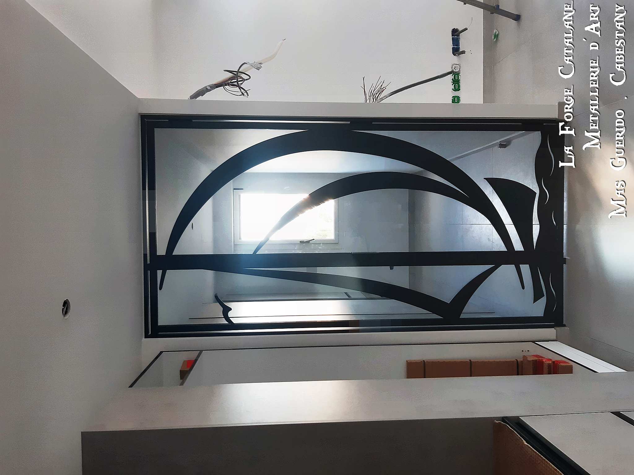 Porte verriere decoupe laser motif voilier verre transparent  forge catalane.jpg